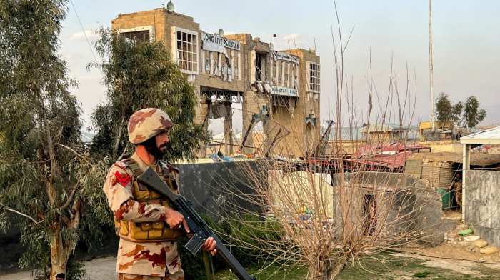 Taliban offers talks after Pakistani strikes on Afghan cities