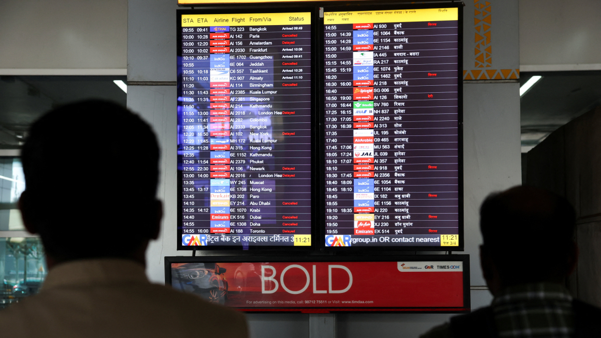 Thousands stranded with closures on Asia–Europe flight routes amid Middle East conflict