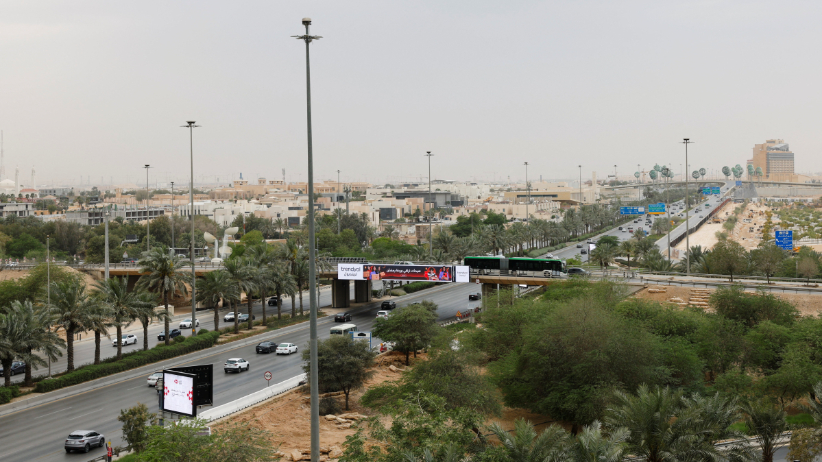U.S. orders diplomatic staff to leave Middle East as Iran conflict escalates