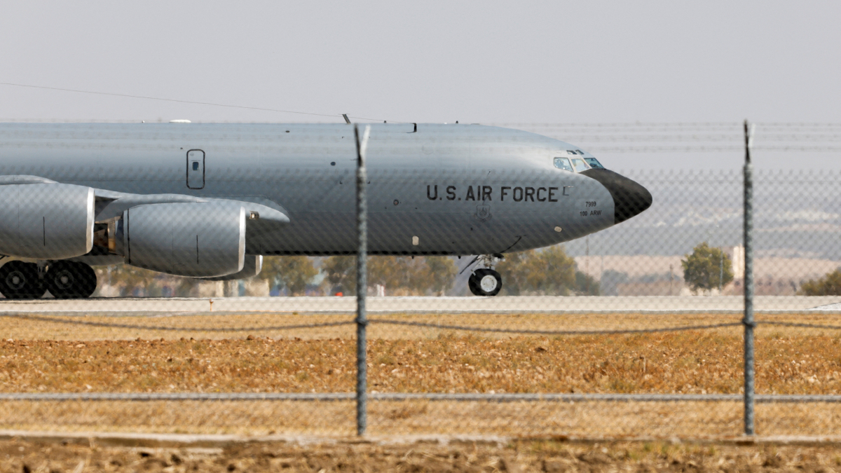 U.S. may stop trade with Spain over refusal to use military bases
