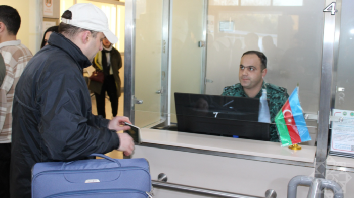 Azerbaijan helps more than 1,200 people leave Iran via Astara border checkpoint