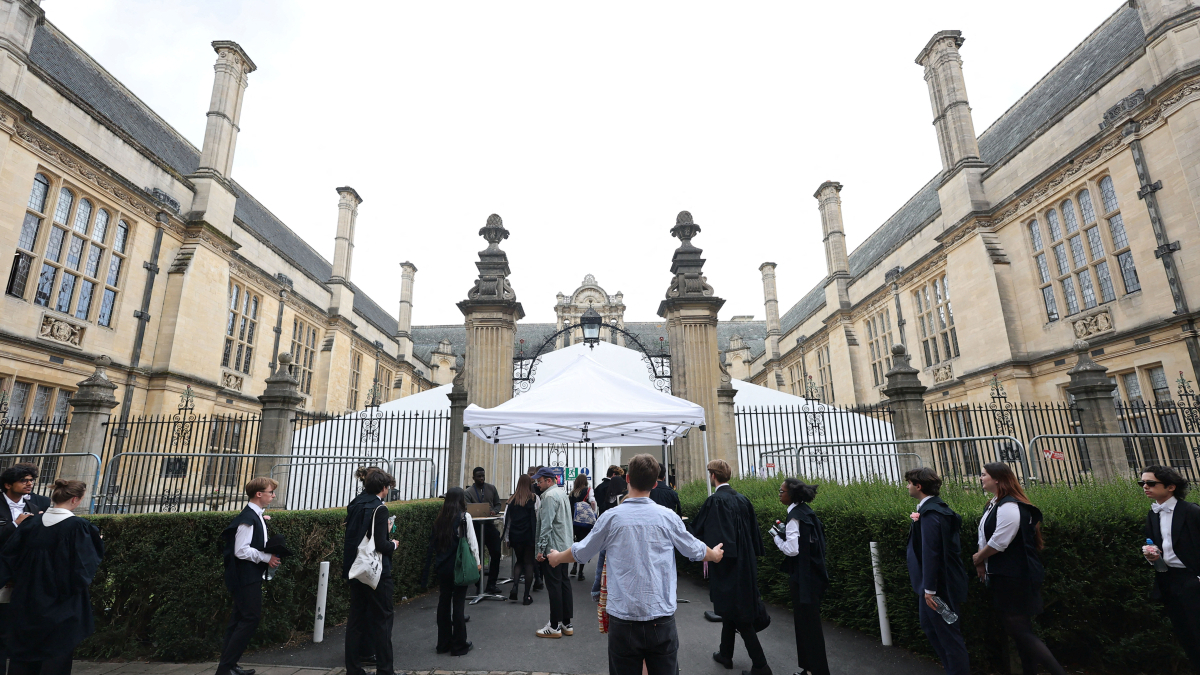 69% of Azerbaijan students on scholarship prefer UK universities