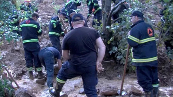 Landslide closes major road in Tkibuli, Georgia