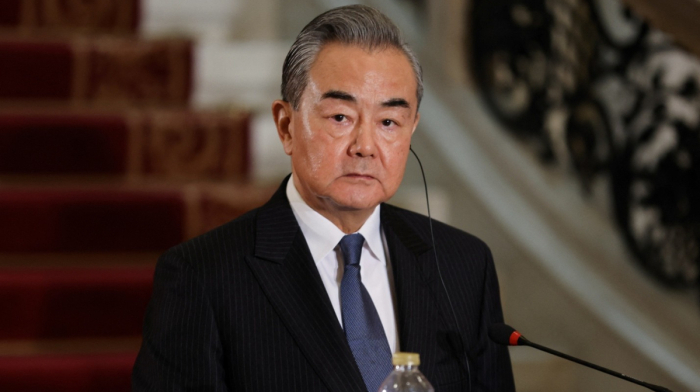 China urges Afghanistan and Pakistan to hold talks and declare ceasefire