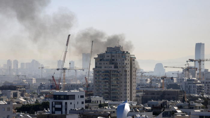 Iran sends wave of missiles into Israel