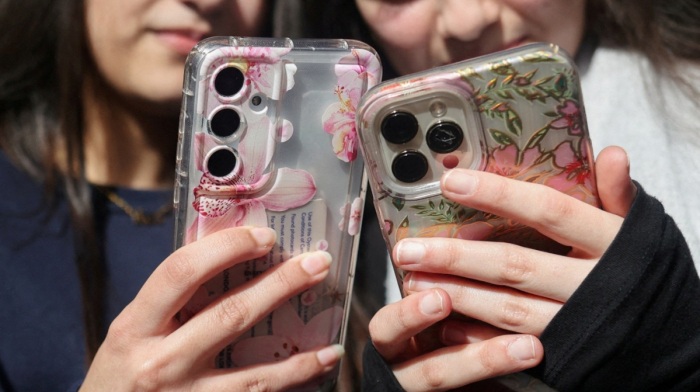 UK to trial teen social media bans including curfews and time limits