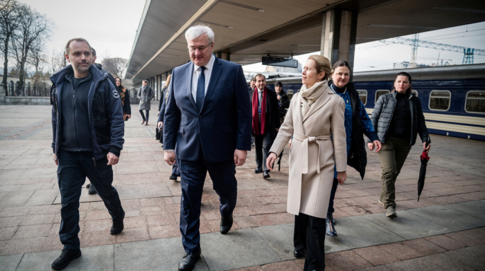 EU top diplomats arrive in Ukraine to mark Bucha massacre amid signals to scale back energy sector attacks