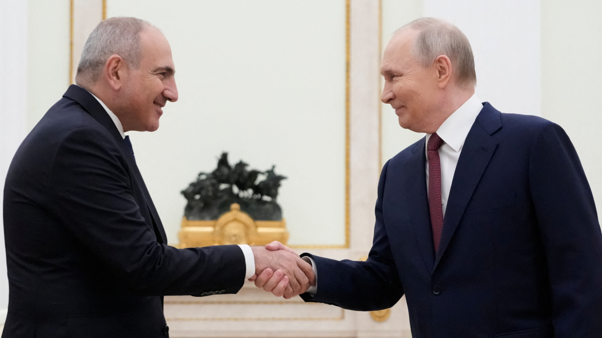 Armenia’s PM Pashinyan arrives in Russia for talks with Putin