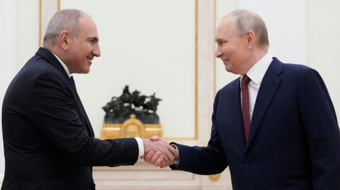 Armenia’s PM Pashinyan arrives in Russia for talks with Putin