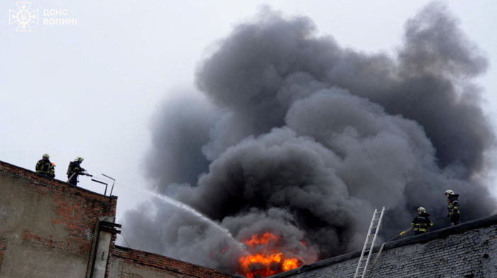 Zelenskyy says U.S. talks 'positive,' Russian responds to Easter ceasefire offer with strikes