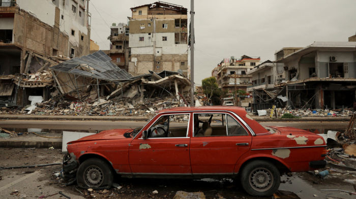 One U.S. crew member rescued after Iran downs warplane, search continues for second - Middle East conflict on 3 April