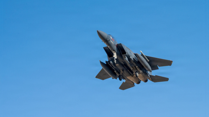 One U.S. crew member rescued after Iran downs warplane, search continues for second - Middle East conflict on 3 April
