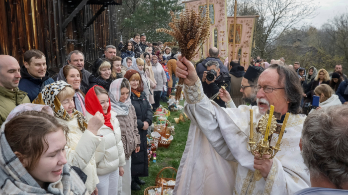 Orthodox Christians mark Holy Pascha worldwide with candlelit Easter vigils