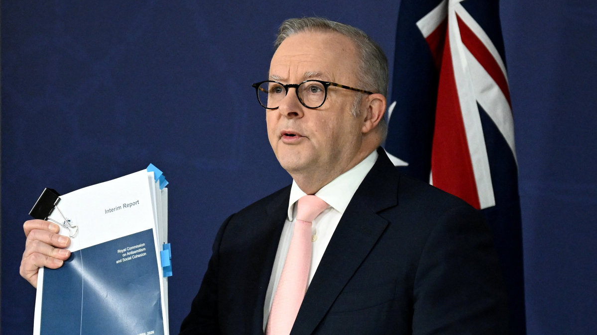 Bondi Beach shooting inquiry calls for counter-terror reforms and tighter security