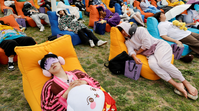 Hundreds compete in 'power nap' contest in Seoul, South Korea