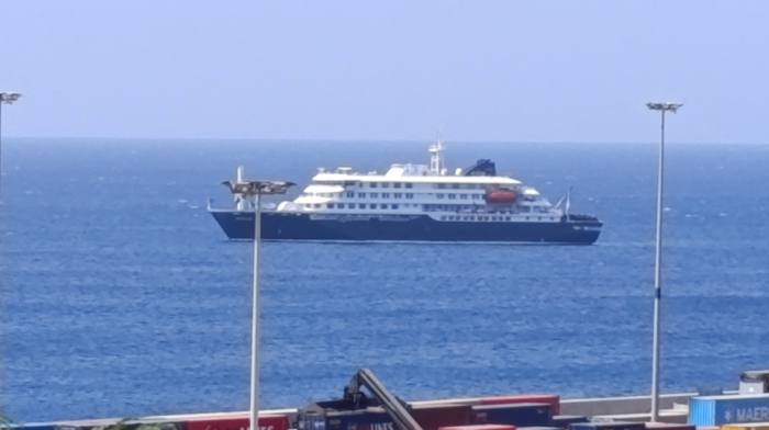 Canary Islands leader against hantavirus-hit cruise ship docking there