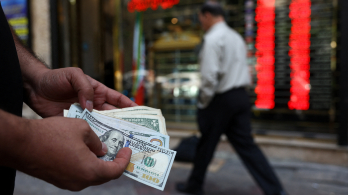 Record global debt hits $353 trillion as investors shift from U.S. Treasuries