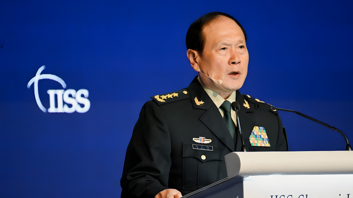 Former Chinese defence ministers handed suspended death sentences for graft