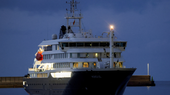 MV Hondius arrives off Tenerife as passengers set for evacuation