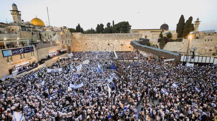 Anti-Arab chants erupt as Israeli nationalists march through Jerusalem's Old City