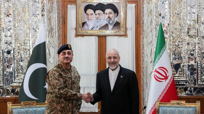 Pakistan steps up efforts to speed up U.S.-Iran peace talks amid Trump warning