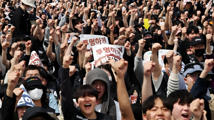 Samsung, labour union narrow some differences as Seoul threatens to intervene to block major strike