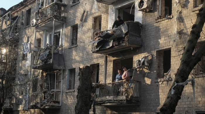 Russian strikes kill two in Ukraine as Kyiv drones target central Russia