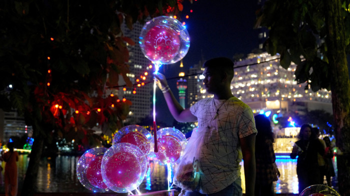 Thousands mark Vesak in Sri Lanka's capital with prayer and celebration