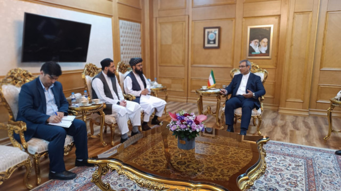 Afghanistan and Iran discuss trade, border transit and prisoner transfers
