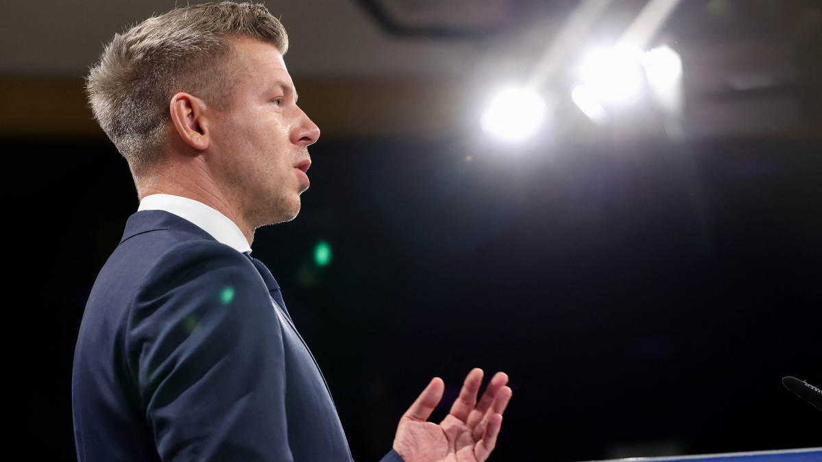 Hungary PM moves to oust president amid constitutional row