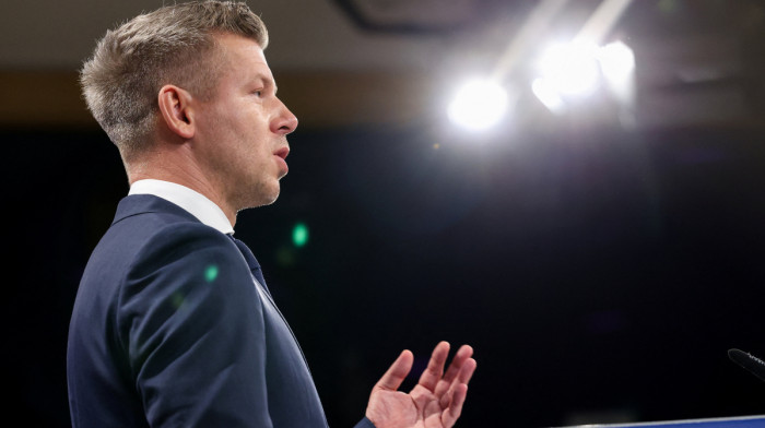 Hungary PM moves to oust president amid constitutional row