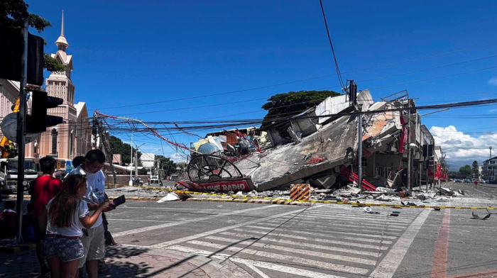 At least 15 dead after 7.8-magnitude quake hits southern Philippines
