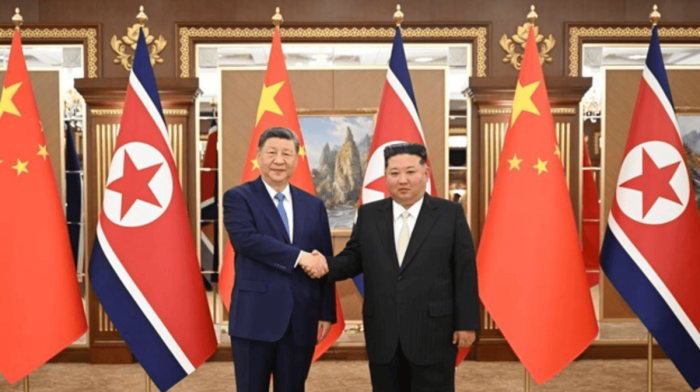 Xi visits Pyongyang for first time in 7 years