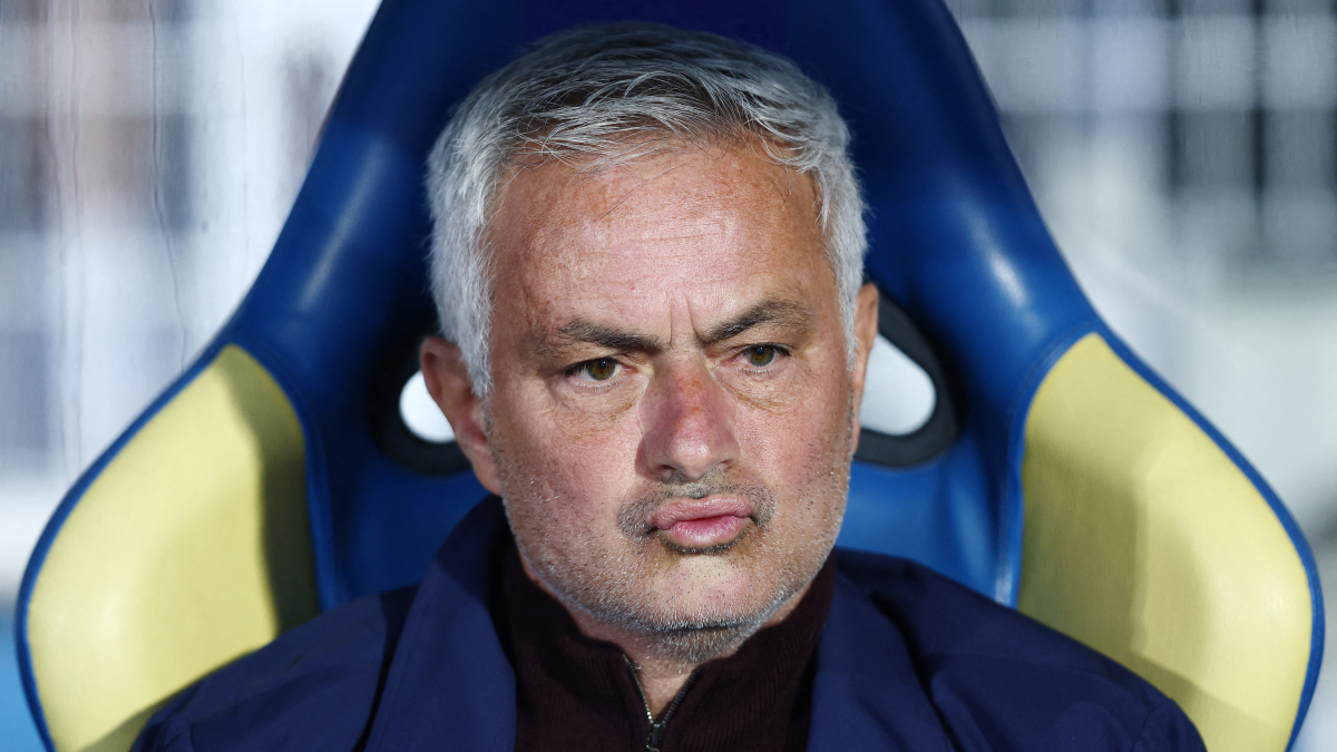 Faltering Real Madrid looks to ex-manager José Mourinho to revive fortunes