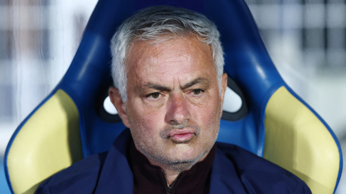 Faltering Real Madrid looks to ex-manager José Mourinho to revive fortunes