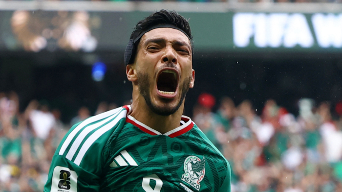 Mexico and South Korea start strong in World Cup openers