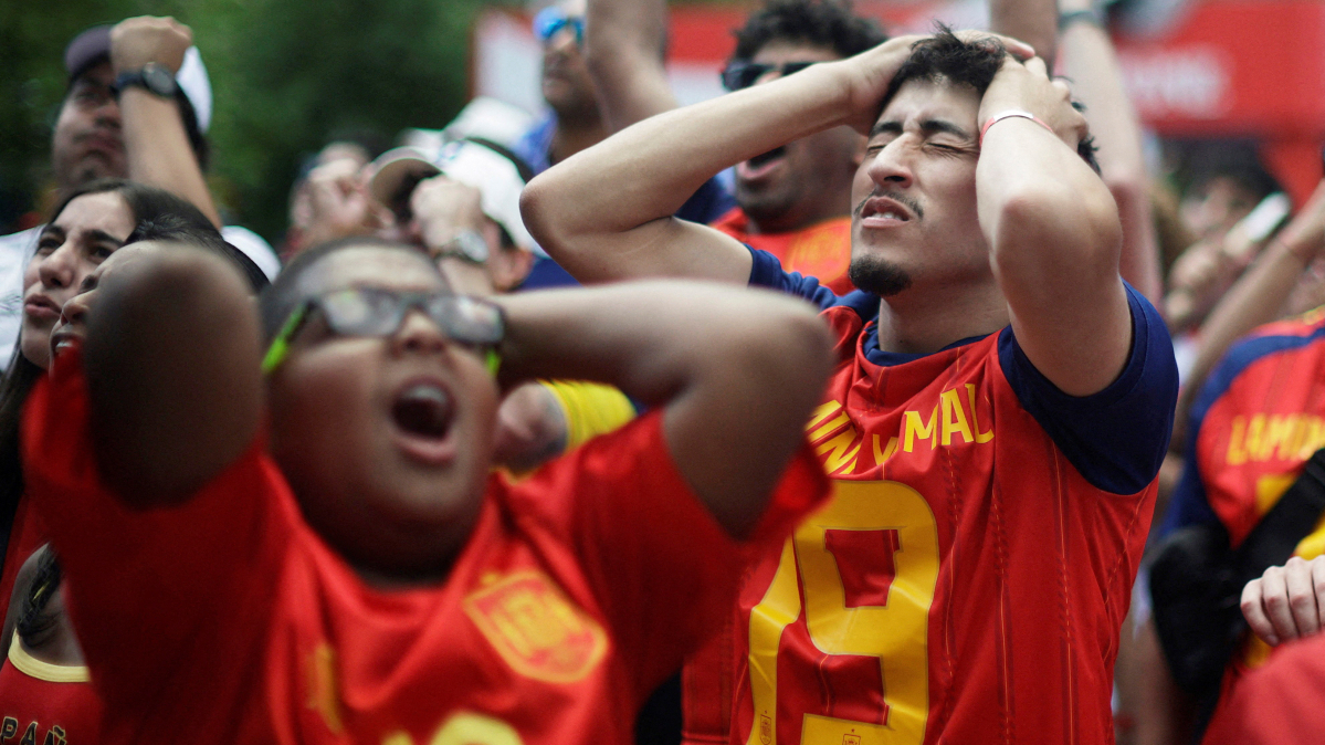 World Cup: Ivory Coast stun Ecuador as Spain are held by Cape Verde
