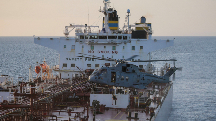 UK imposes fresh sanctions on Russian banks and oil vessels