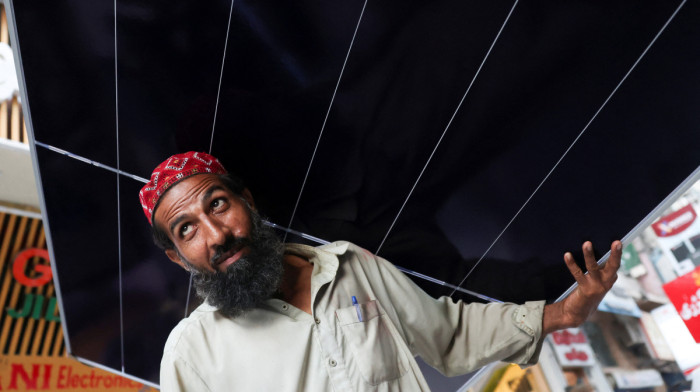 Pakistan exposed by U.S.-Iran war, but peace deal offers economic lifeline