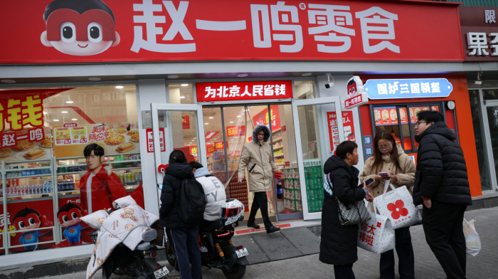 Chinese consumers tighten spending as retail sales fall
