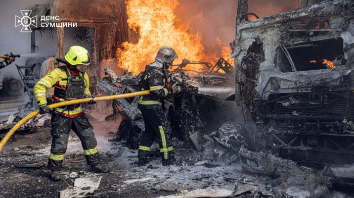 Russia and Ukraine exchange new strikes as peace efforts continue