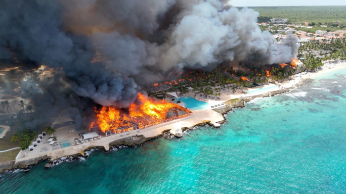 Deadly fire at Dominican Republic resort leaves one dead, 1,700 evacuated