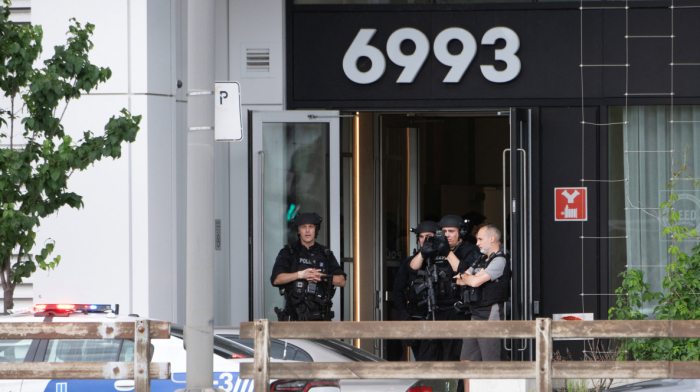 Montreal shooting leaves  police officer, suspect and one other dead