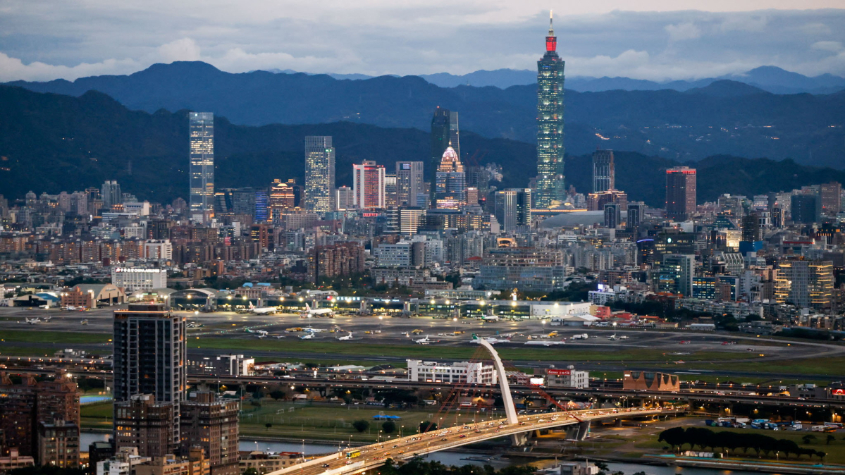 China urges U.S. to avoid official contact with Taiwan