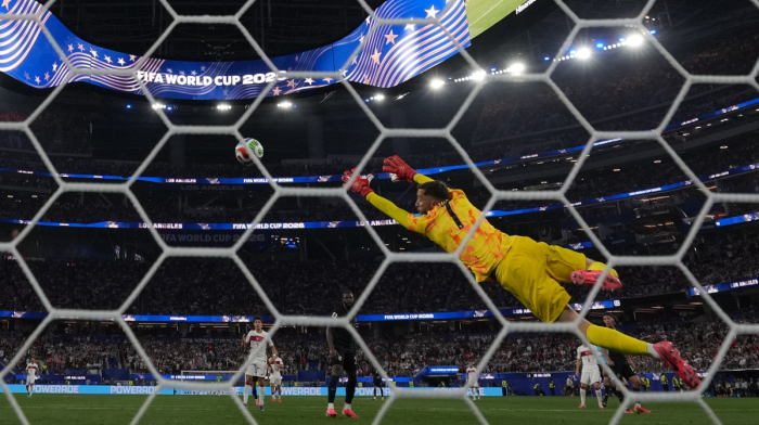 Australia reach World Cup knockouts as Türkiye stun U.S. with late win