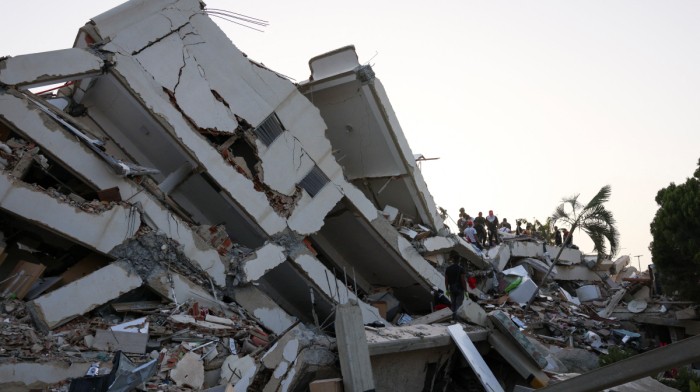 Venezuela welcomes 1,600 international rescuers in quake response