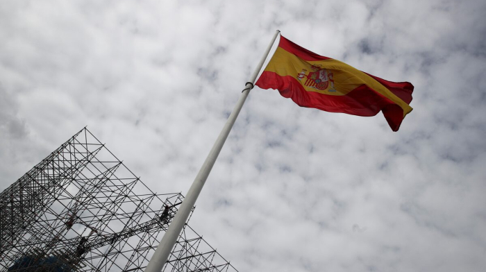 Spain's migrant regularisation deadline triggers last-minute rush