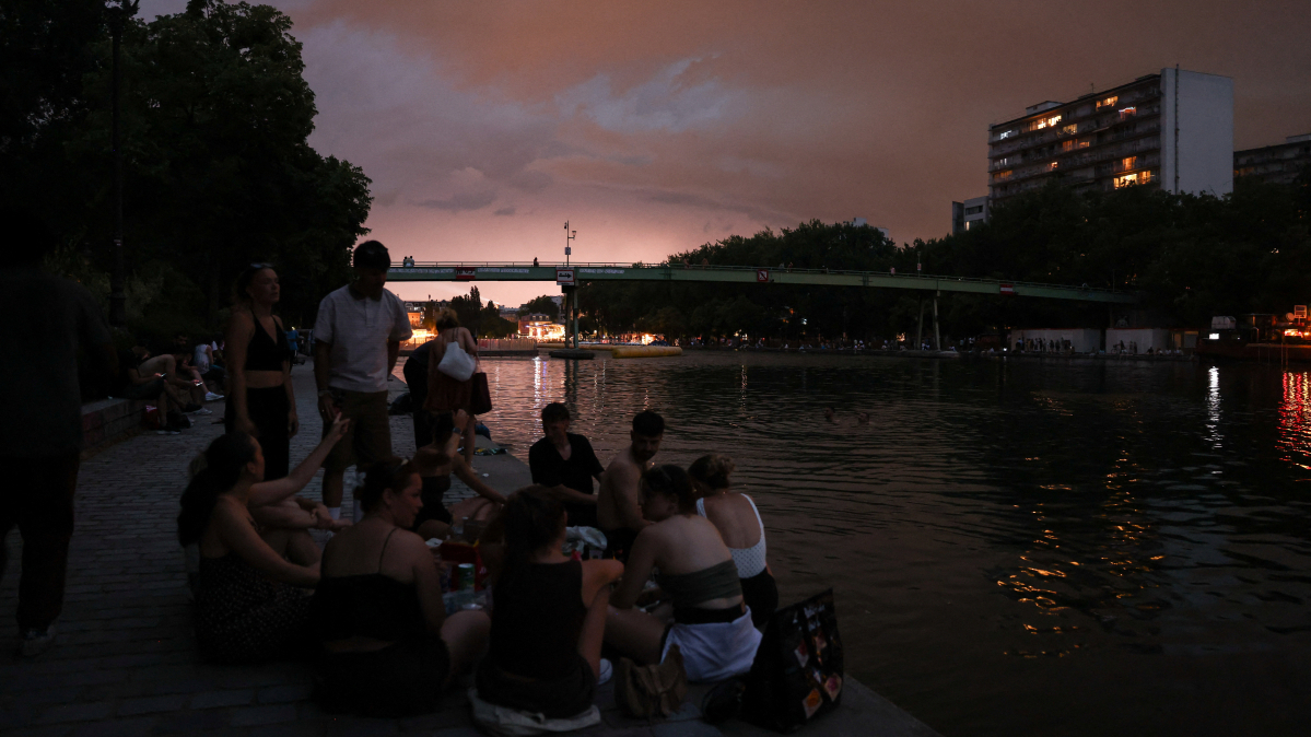 France heatwave overwhelms funeral services as deaths surge