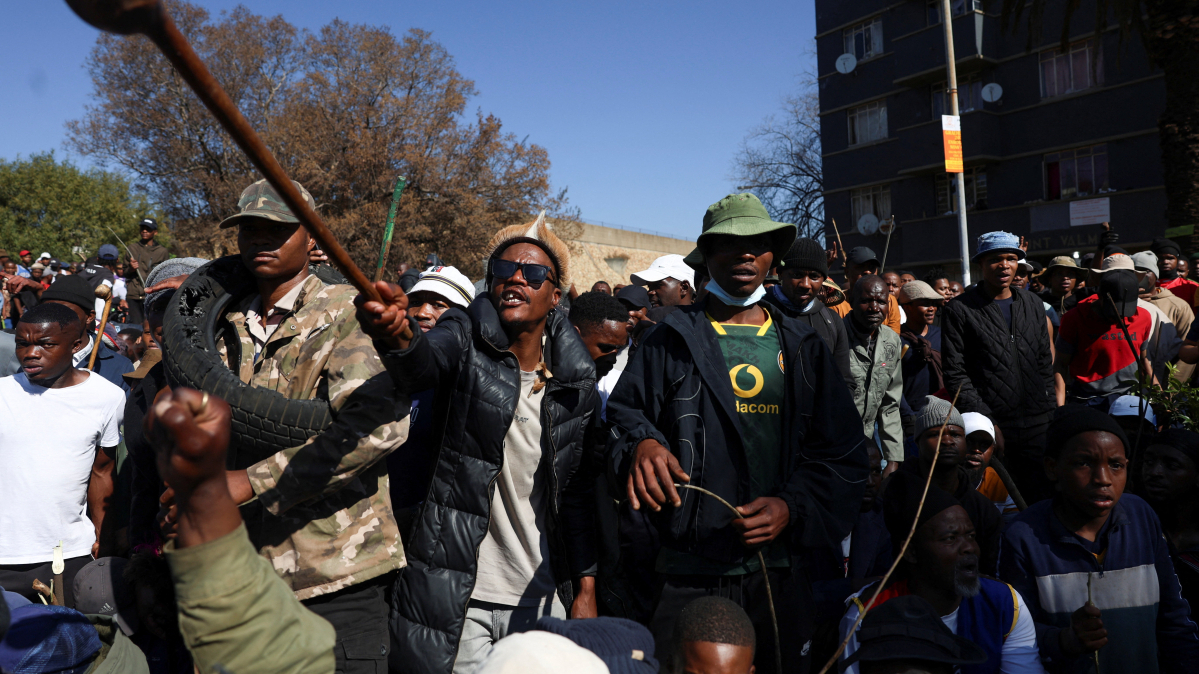 South African police detain 900 in anti-migrant protests