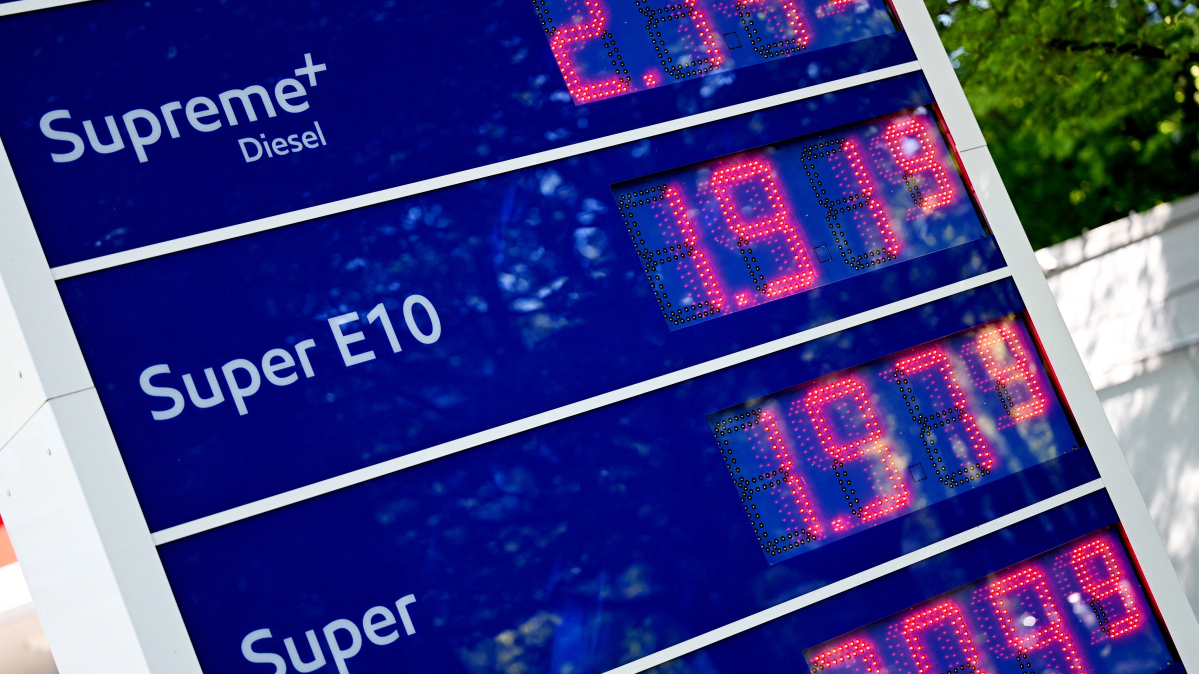 Ten EU countries urge rethink of new carbon levy on fuel